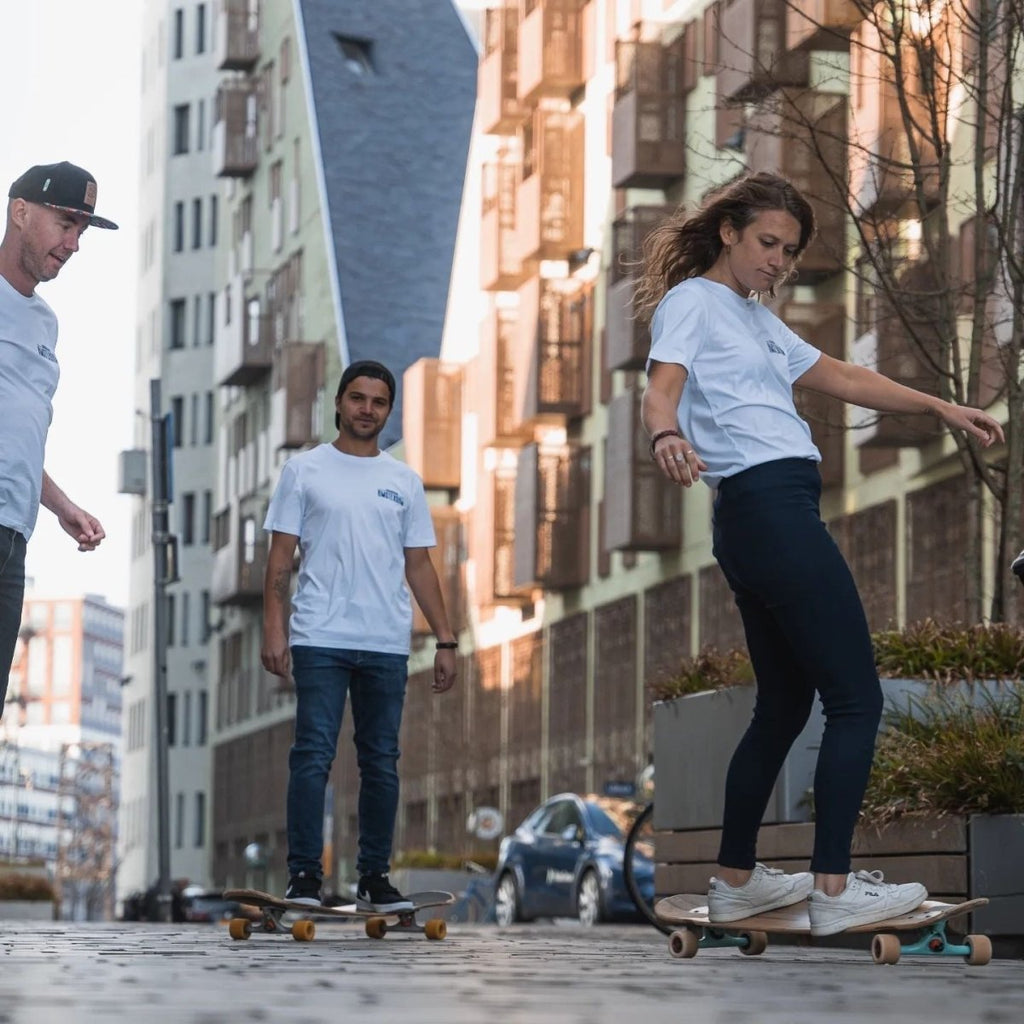 Longboarding Amsterdam T-Shirt_Skater dude_XS__True Supplies